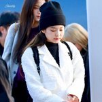[모두드루와] 라면 먹고 잤다는 블핑 제니 <b>출국</b>길
