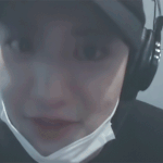 [EXO] 나랑 <b>눈</b> 마주치고 있는데