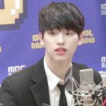 3년된 그룹 지금 입덕하면 <b>늦덕</b>임?