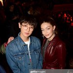 [EXO] 찬열이 쥐쥐<b>하디드</b>랑 투샷 개신기하네