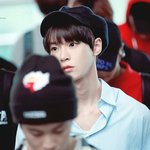 [댓글부탁해] <b>아방</b>핏 후드집업 추천해주면 새학기 인싸됨