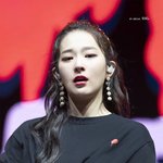 콘서트에서 울먹이는 레드벨벳 <b>슬기</b>