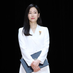 대통평 표창 받는 이제훈과 서현진