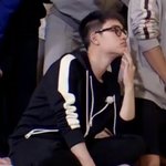 [EXO] 1도 안보여서 <b>심란</b>한 경수