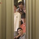 [EXO] 애들 <b>커튼사이</b>로 보이는거 개귀여움