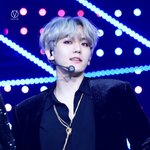 간만에 백현이 <b>은발</b> 보고싶넹