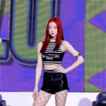 유나 너무 예쁘게 생긴거같아