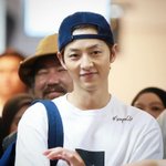 한국 오는 송중기