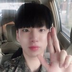 [조언부탁해] <b>야들</b>아 내남친 잘생겼지 ??