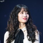 트와이스 <b>모모</b> 다람쥐 같아