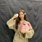얘들아 ㅃㄹㅃㄹ <b>머리색</b> 뭘까 이거