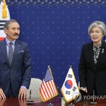 발언하는 강경화 장관