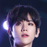 [EXO] 배켜니 얼굴 졸라 애기같은데 몸매 ㄹㅇ <b>상</b>남자