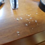 [드루와] 방금 이마 <b>각질</b> 뜯었는데 (약혐)