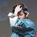 덕후 심장도 쓸어버리는 <b>버릇</b>
