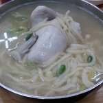 닭한마리 통체로 들어가는 닭칼국수 맛집