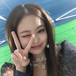 제니 <b>셀카</b> 보고 헐 예뿌다... 했는데