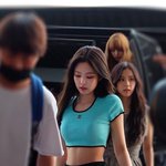 제니 <b>크롭</b>티 입은거 좋아