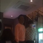 이사진 흰맨투맨 누구임