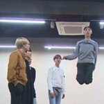 [방탄소년단] 이정도면 <b>배구선수</b>아냐..?