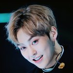 [EXO] 어제 의상 예전에 본것 같은데...