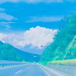 <b>창문</b>열고있는데 기분좋다