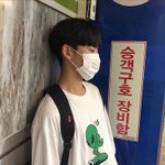 이 사람 누군지 아는 사람 <b>재발</b> ㅠ