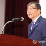 윤석헌 "함영주 행장 곧 만날 것…이사회 <b>면담</b>도 지속"