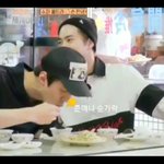 [EXO] 세휸이 준면 볶음밥 훔쳐먹음