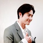 [EXO] 오늘 무슨 <b>전시회</b> 간건가봐 인터뷰도 하고 암튼 예뻐