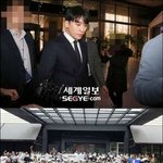 승리 연예계 복귀 기원 집회 열렸대