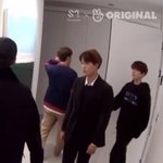 [EXO] ㅋㅋㅋ 한결같은 카이 양말 <b>싫증</b>
