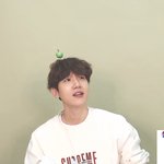 [EXO] 오늘의 사과현 곰돌이혀니 <b>머리띠</b> 좋았다