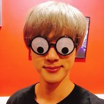 [방탄소년단] 같은 <b>장소</b>에서 찍은 사진인데