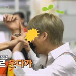 [EXO] <b>종인</b>이 웃다가 찬열이한테 맞는거 웃기넼ㅋㅋㅋ