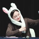 셀카 찍는 토끼 <b>나연</b>