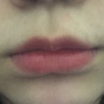 나처럼 <b>입술밑</b>에