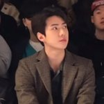 [EXO] <b>참석</b>이 아니라 인수하러 가셨네