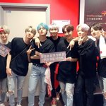 [방탄소년단] 햐 남준이 밤톨 <b>은발</b>이었어~!!!!!!!