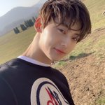 [황민현] 냥이짤이랑 존똑인 <b>미녀</b>니