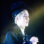 [EXO] 세후닌 머리 <b>위에</b> 뭔가 2개씩 쓰는걸 좋아하는편..