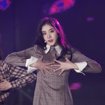 흐린 날씨도 밝아질 <b>화사</b>한 女돌