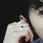 [EXO] 준면이 하얀 <b>손</b>..... <b>한</b>번만요...