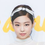 제니 어제 <b>샤넬쇼</b>에서 엄청 이뻤네