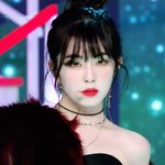 아이린은 어깨도 예쁜 듯