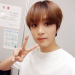 [NCT] 이동혁 왤케 <b>홀쭉</b>해ㅜㅜㅜ