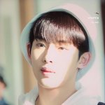 [NCT] <b>윈윈</b> 오늘 공항일화 개웃기네 ㅌㅋㅋ