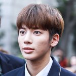 <b>txt</b> 태현 피부 안 좋구나.....