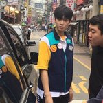 내일 만우절인데 남자교복 입고가는거 에<b>바야</b>?