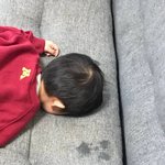 [모두드루와] 소파에 얼굴박고 <b>대성</b>통곡한 아기